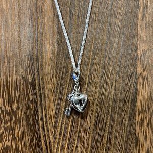 3/$18 Guess Heart Lock and Key Necklace - New - Lot 510